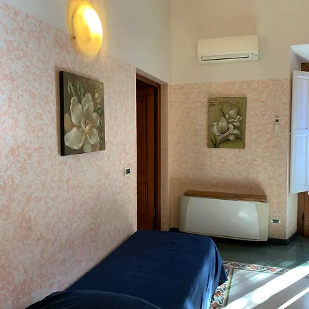 Gemini Apartment *